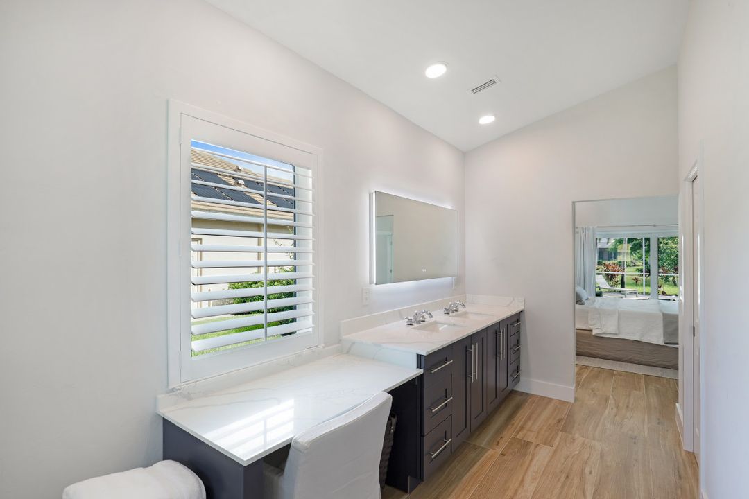 11102 Phoenix Way, Naples, FL 34119