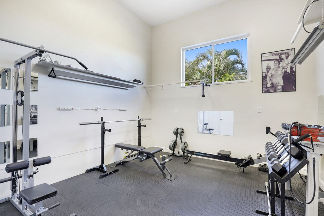 15361 Old Pine Ct, Fort Myers, FL 33912