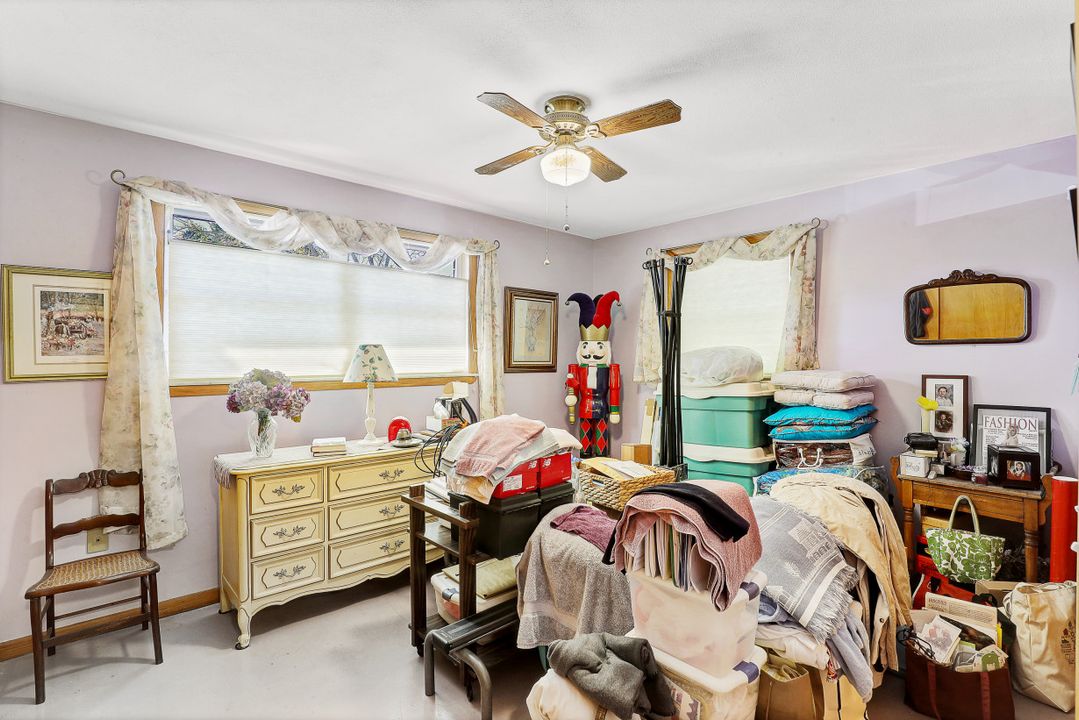 10442 Vanderbilt Dr, Naples, FL 34108