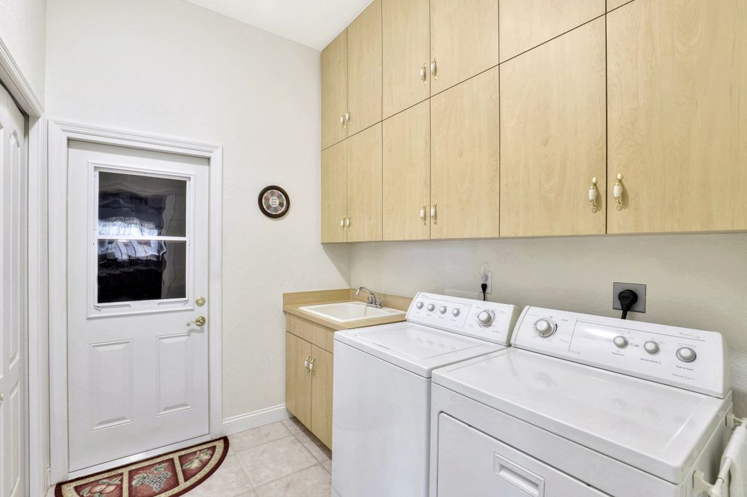 2709 SW 37th St, Cape Coral, FL 33914