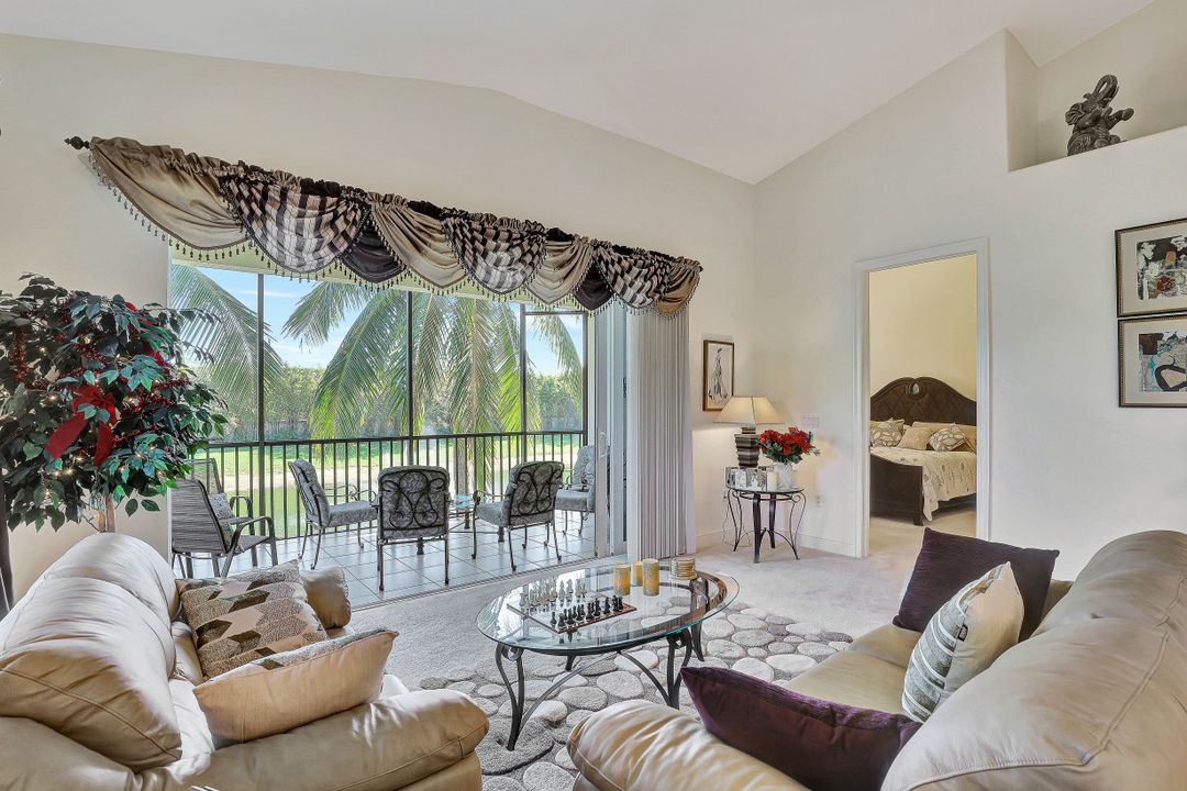 7838 Hawthorne Dr #1803, Naples, FL 34113