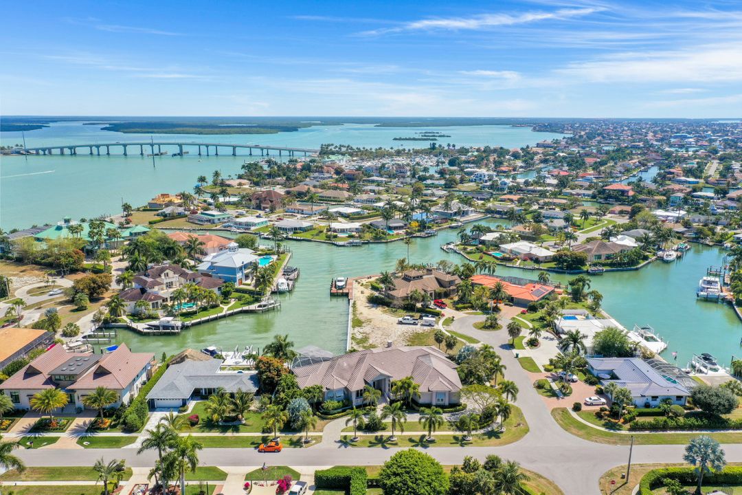 1231 Laurel Ct, Marco Island, FL 34145