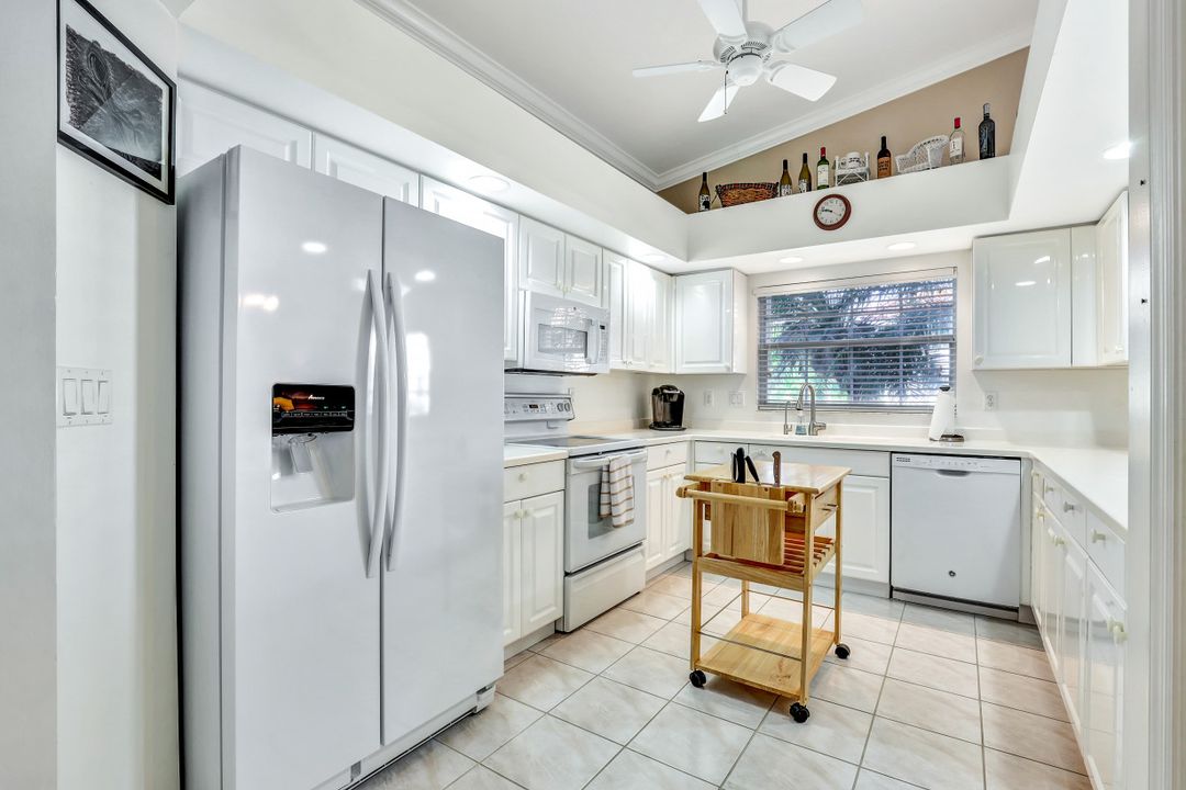 227 Melrose Pl, Naples, FL 34104