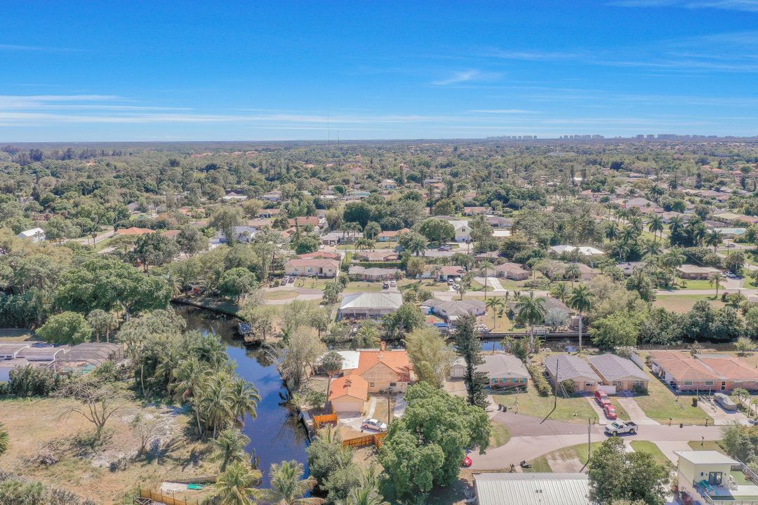 9820 Montana Ct, Bonita Springs, FL 34135