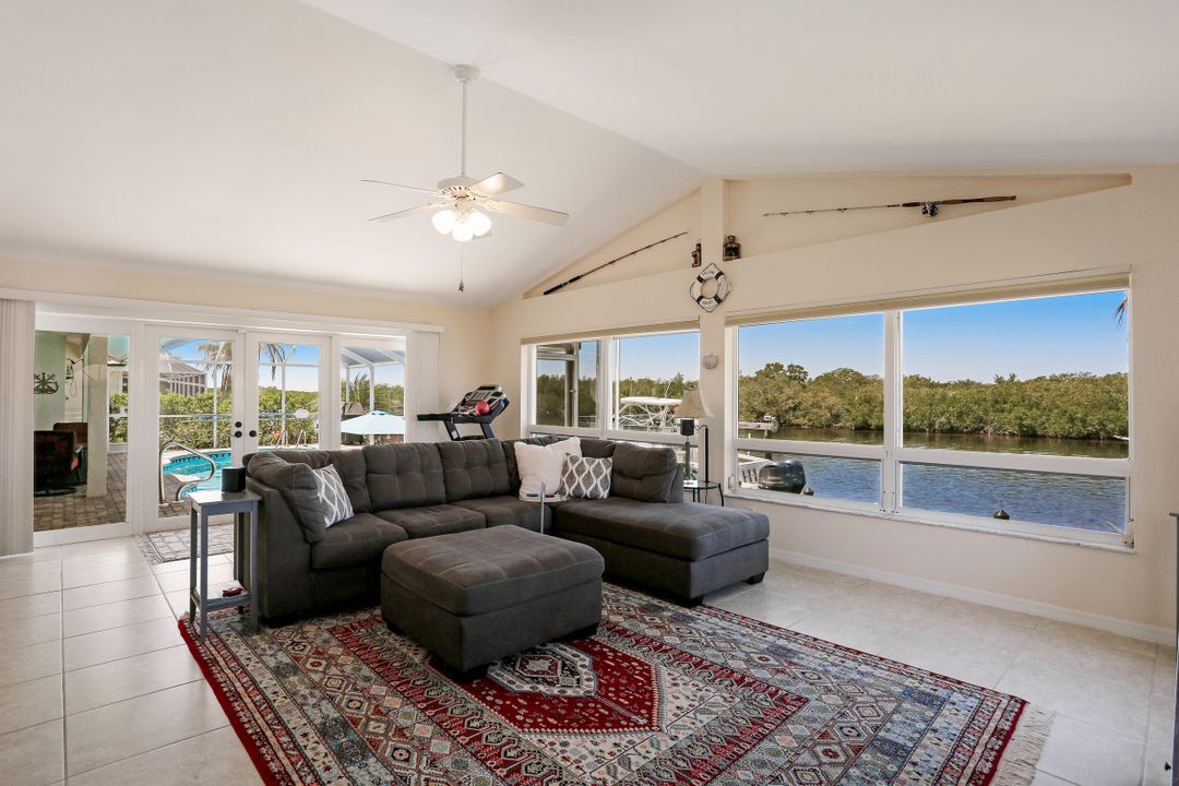 1020 NW 43rd Ave, Cape Coral, FL 33993