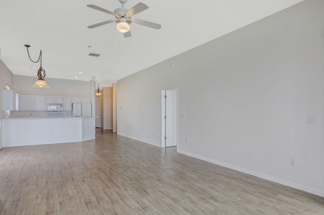 4235 SE 20th Pl #B305, Cape Coral, FL 33904