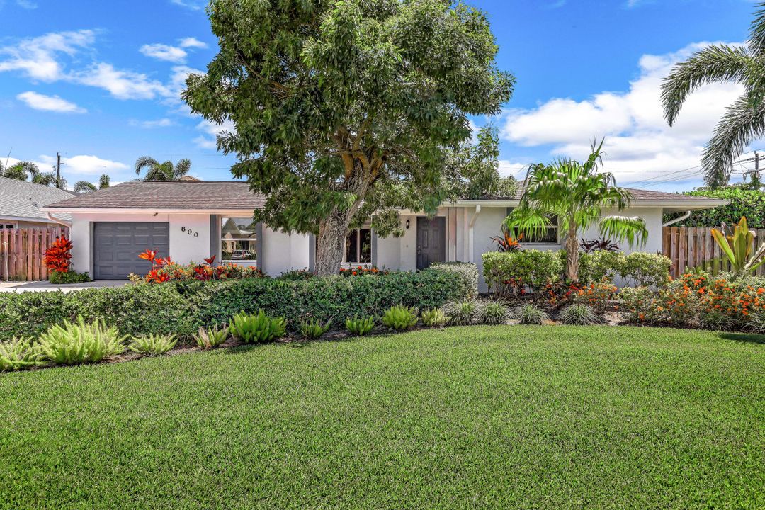 800 100th Ave N, Naples, FL 34108