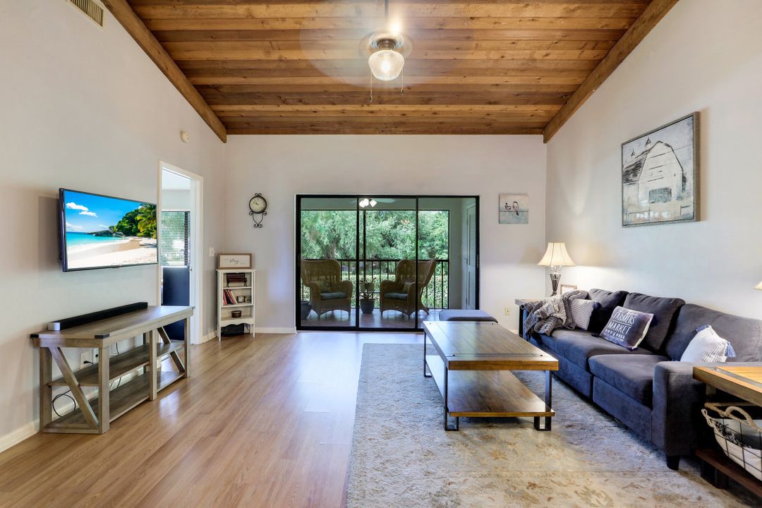 3018 Kings Lake Blvd #3018, Naples, FL 34112