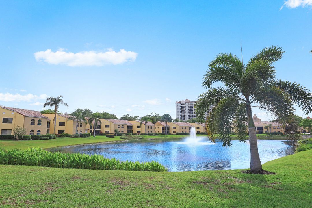 571 Beachwalk Cir #104, Naples, FL 34108