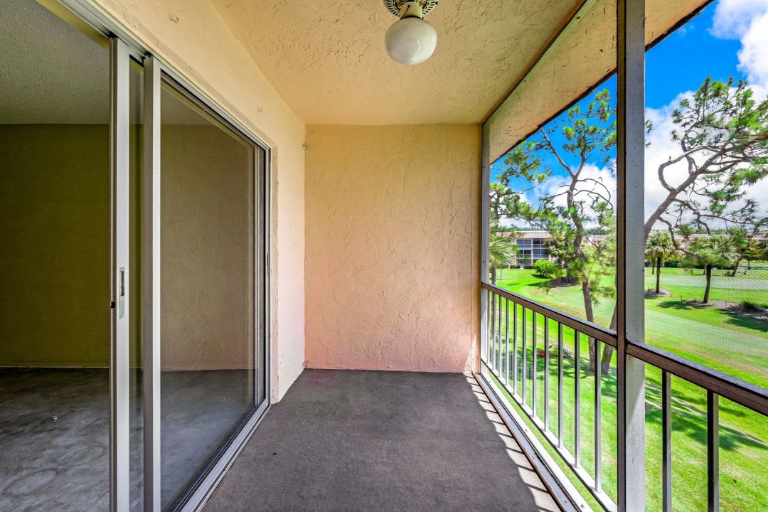 225 Turtle Lake Ct #304, Naples, FL 34105