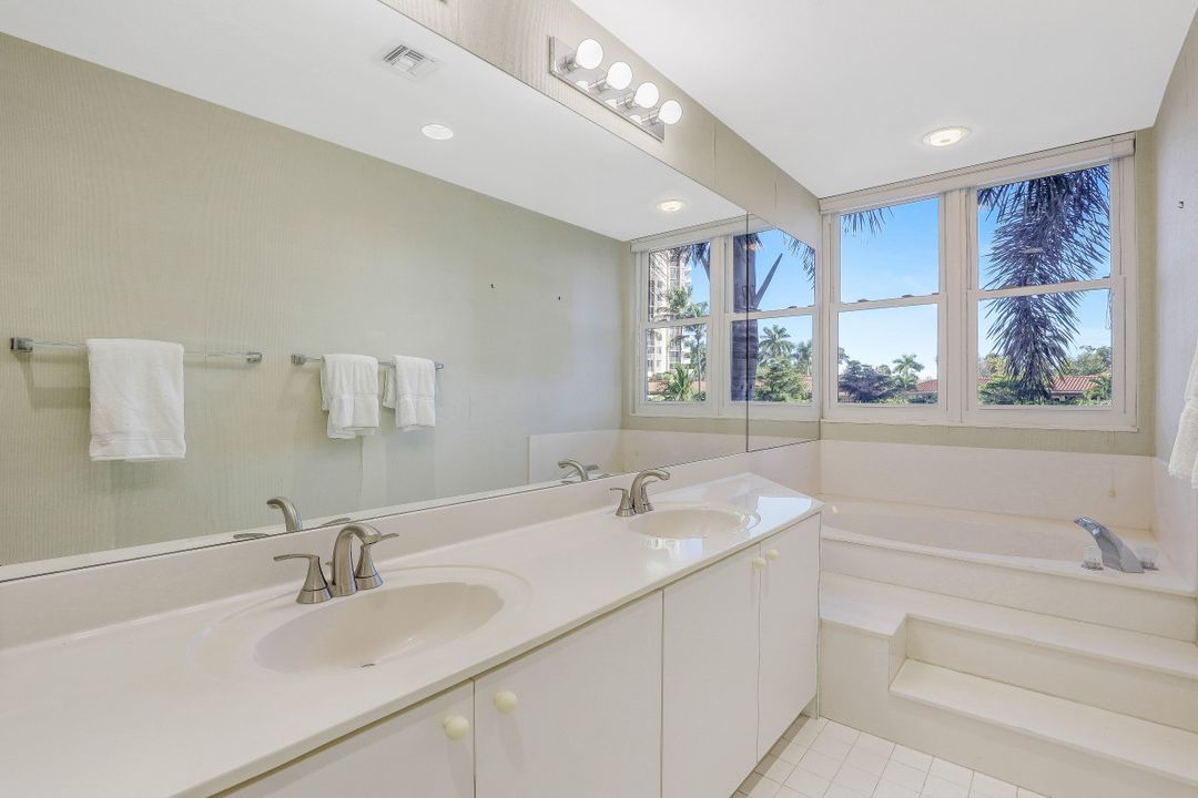 6549 Marissa Loop #21, Naples, FL 34108