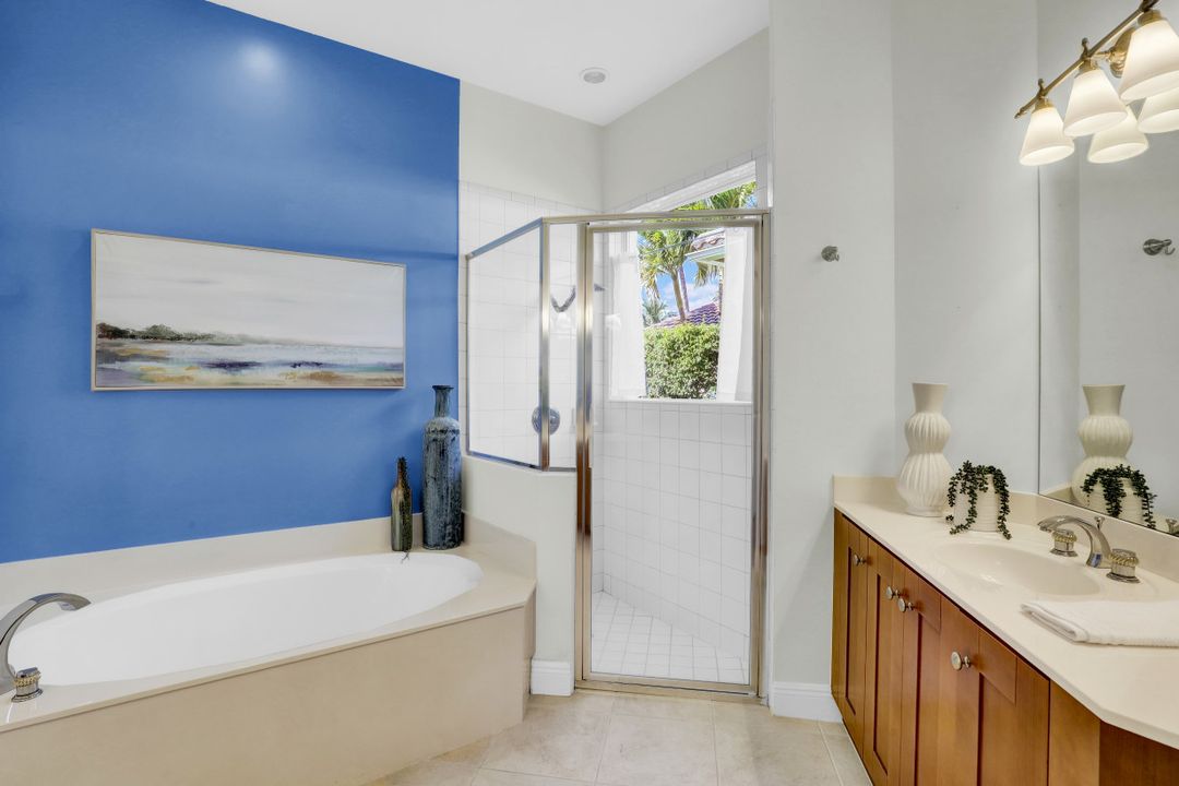 8972 Cherry Oaks Tr, Naples, FL 34114