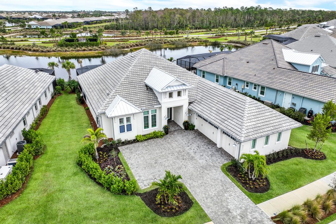 6231 Megans Bay Dr, Naples, FL 34112