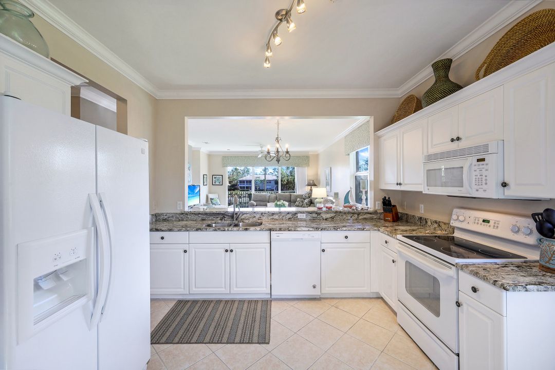 3993 Bishopwood Ct E #206, Naples, FL 34114