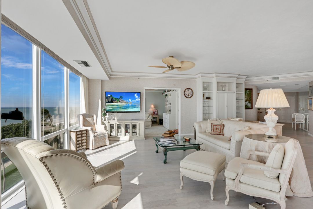 4951 Gulf Shore Blvd #302, Naples, FL 34103