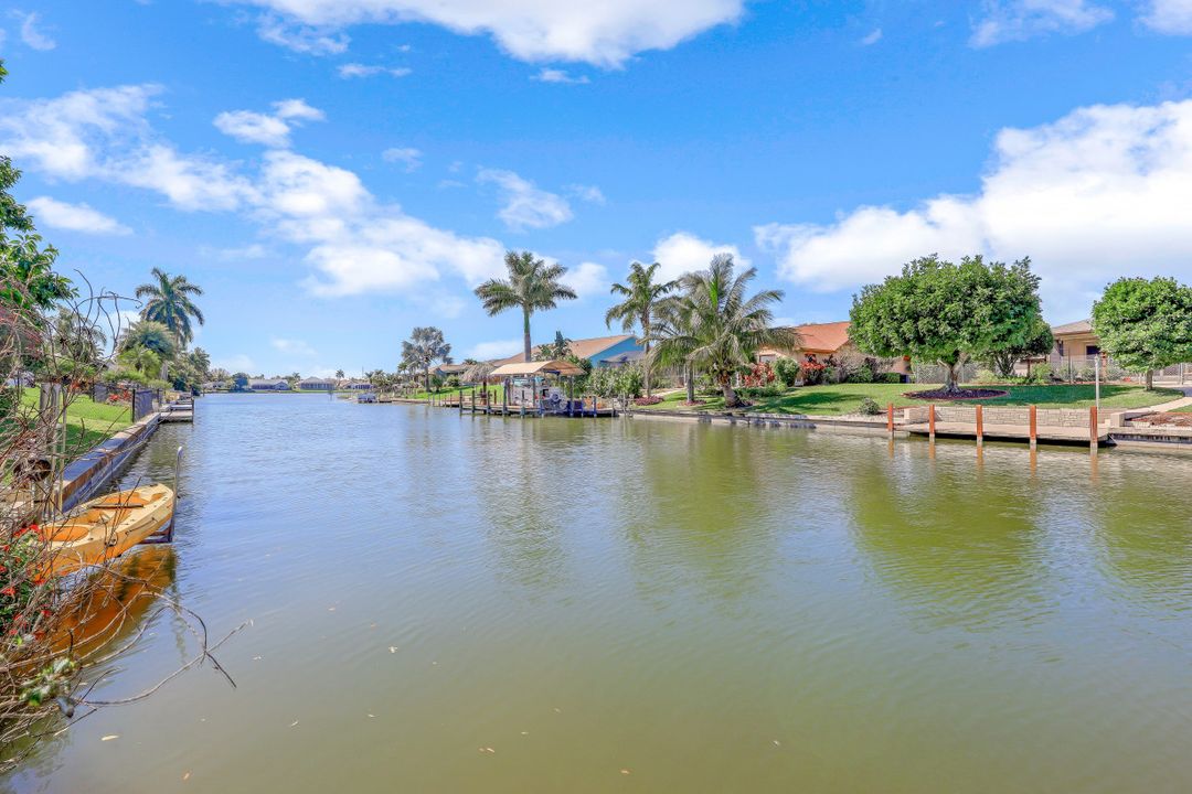 204 SE 20th Pl, Cape Coral, FL 33990