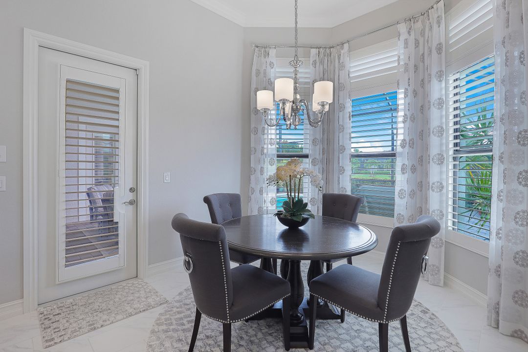 7450 Lantana Cir, Naples, FL 34119