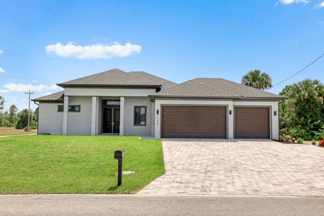 3400 W Gator Cir, Cape Coral, FL 33909