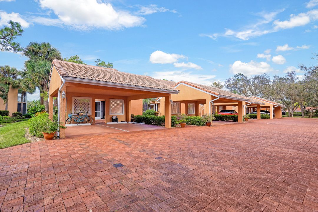 2348 Hidden Lake Dr #702, Naples, FL 34112