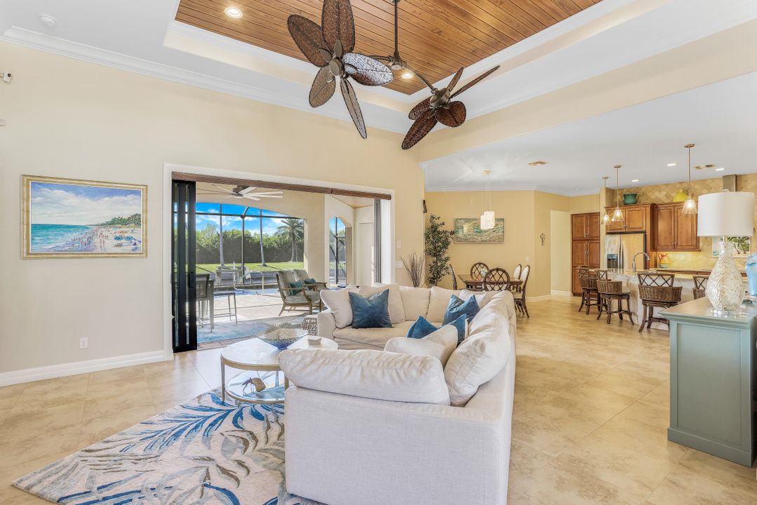 2030 El Dorado Pkwy W, Cape Coral, FL 33914