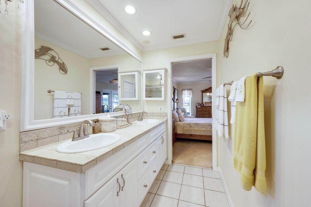 2101 SE 25th Ln, Cape Coral, FL 33904