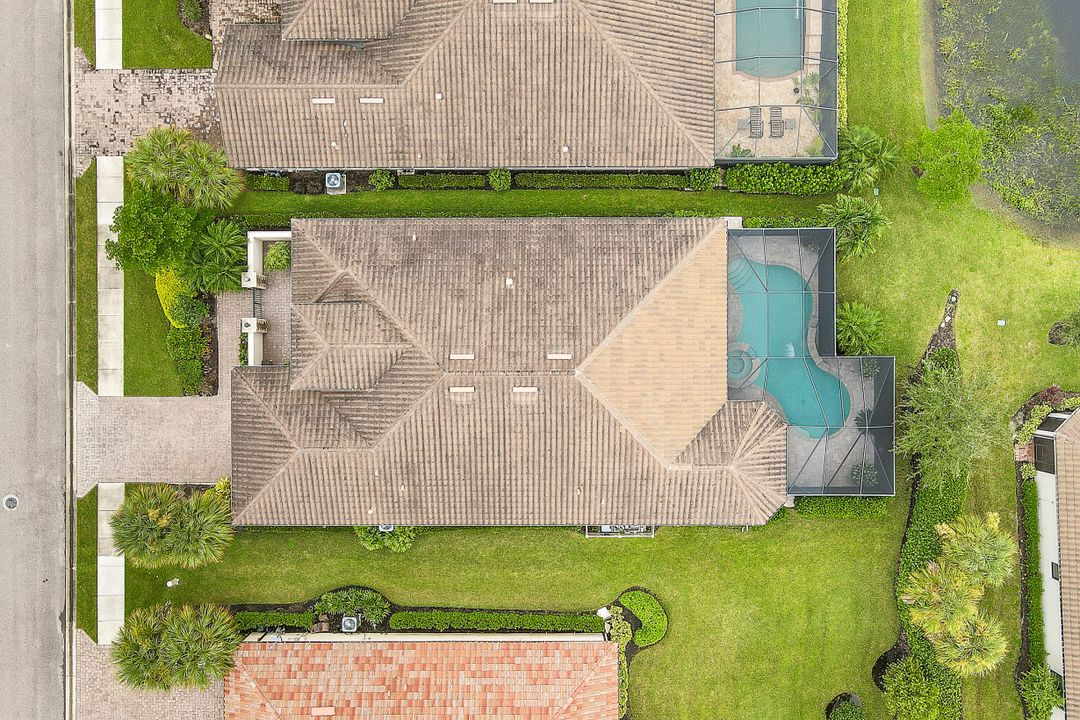 8450 Palacio Terrace W, Naples, FL 34114