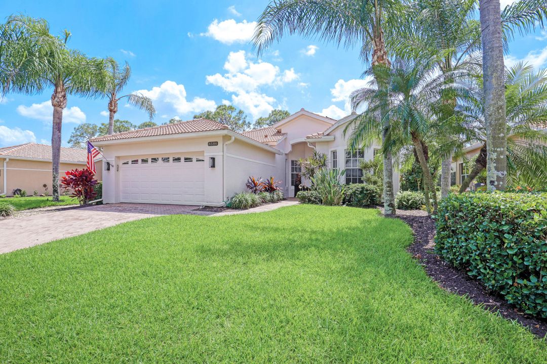 8586 Gleneagle Way, Naples, FL 34120