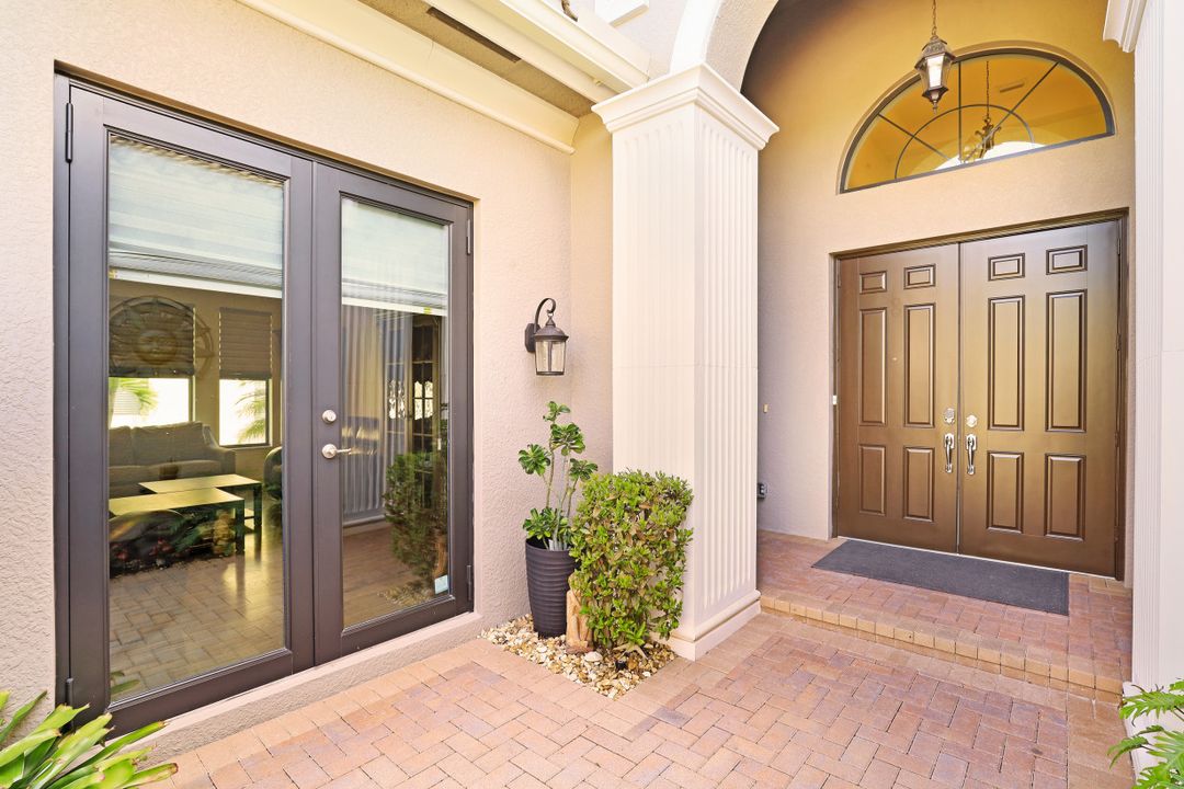 2760 Crystal Way, Naples, FL 34119