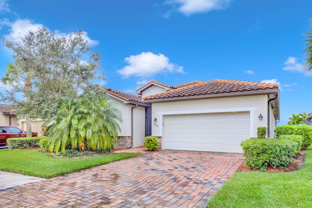 3618 Treasure Cove Cir, Naples, FL 34114