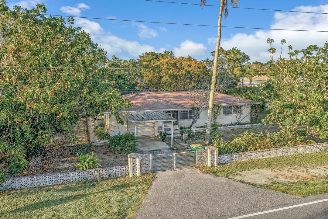 801 91st Ave N, Naples, FL 34108