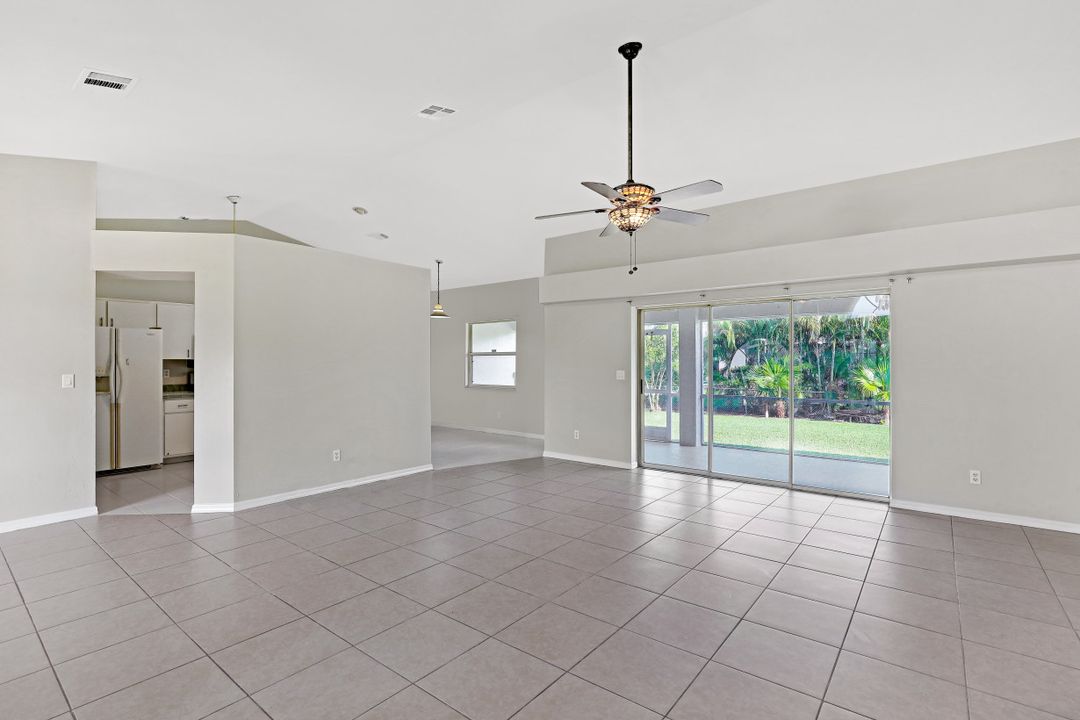 1923 SW 48th Ln, Cape Coral, FL 33914