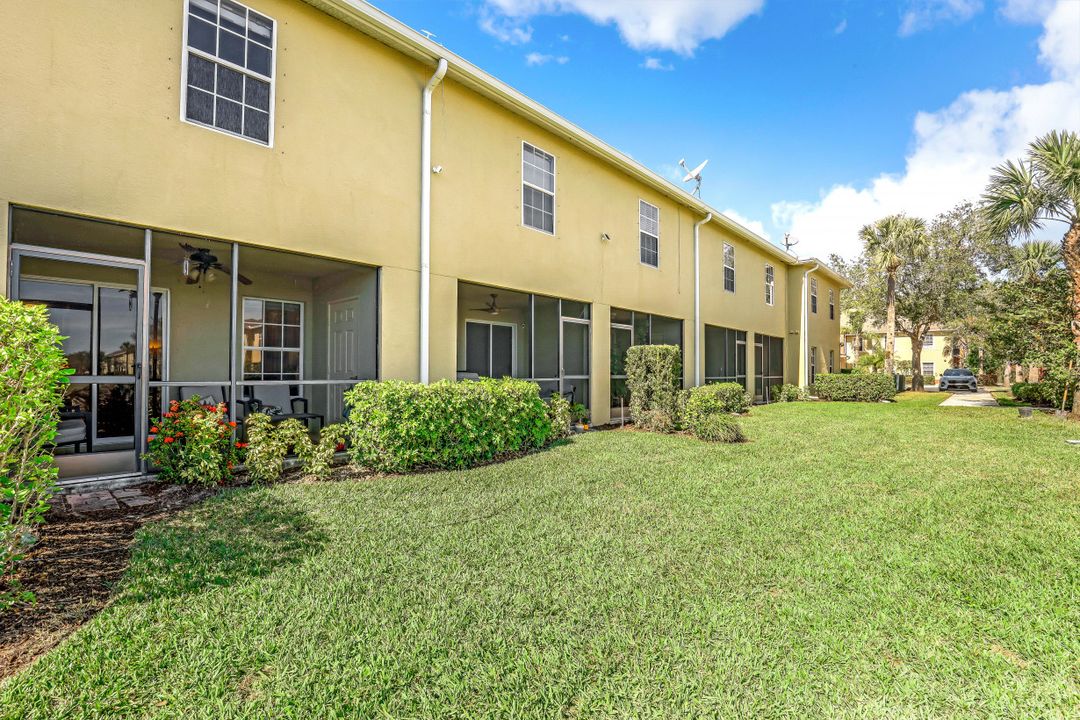 9063 Gervais Cir #1207, Naples, FL 34120