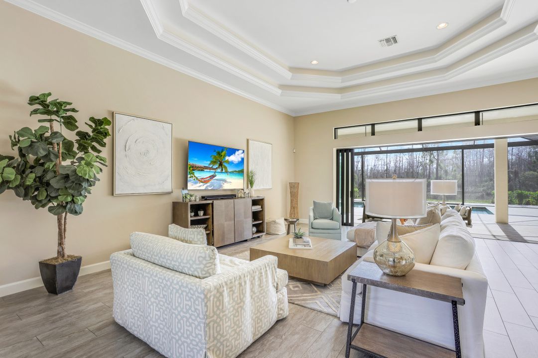 9086 Sorreno Ct, Naples, FL 34119