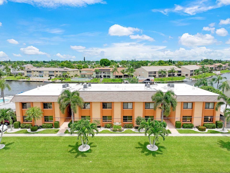 3703 SE 10th Ave, Cape Coral, FL 33904