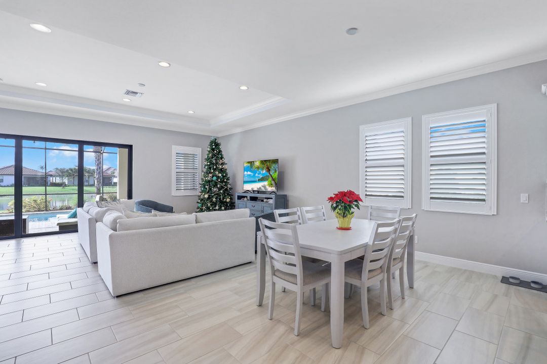 4714 Formosa Dr, Naples, FL 34119