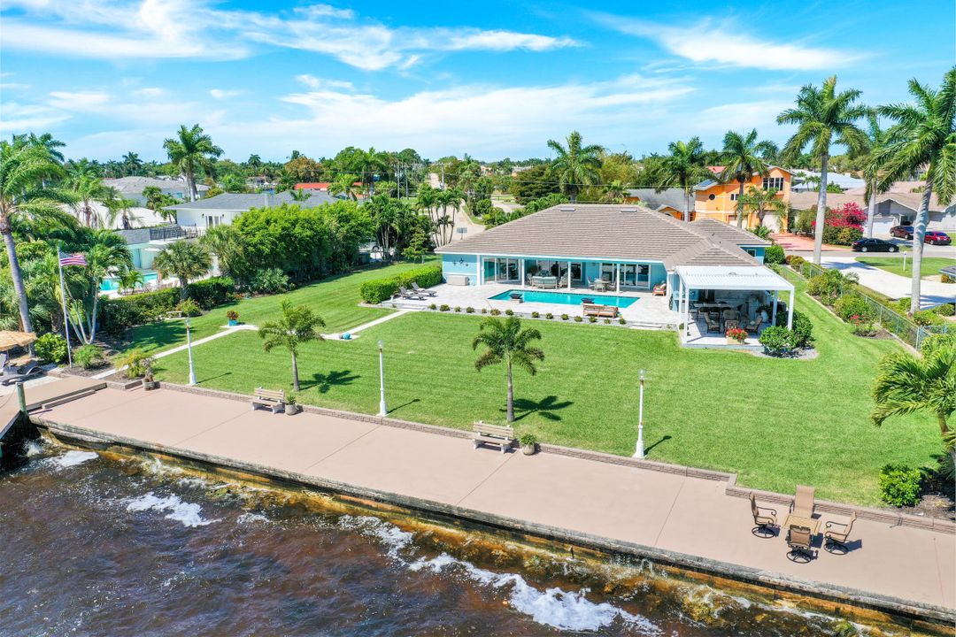 3735 SE 21st Pl, Cape Coral, FL 33904