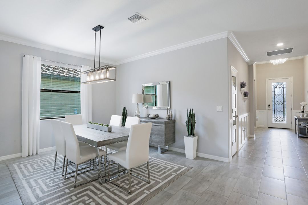 9385 Glenforest Dr, Naples, FL 34120