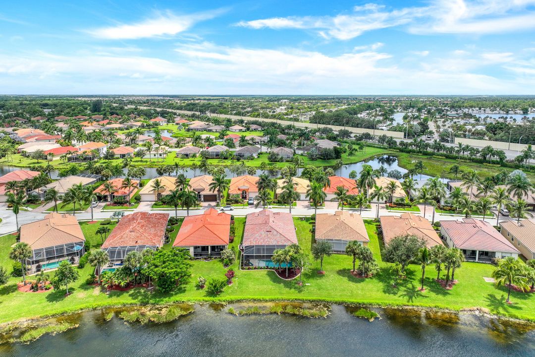 14087 Mirror Ct, Naples, FL 34114