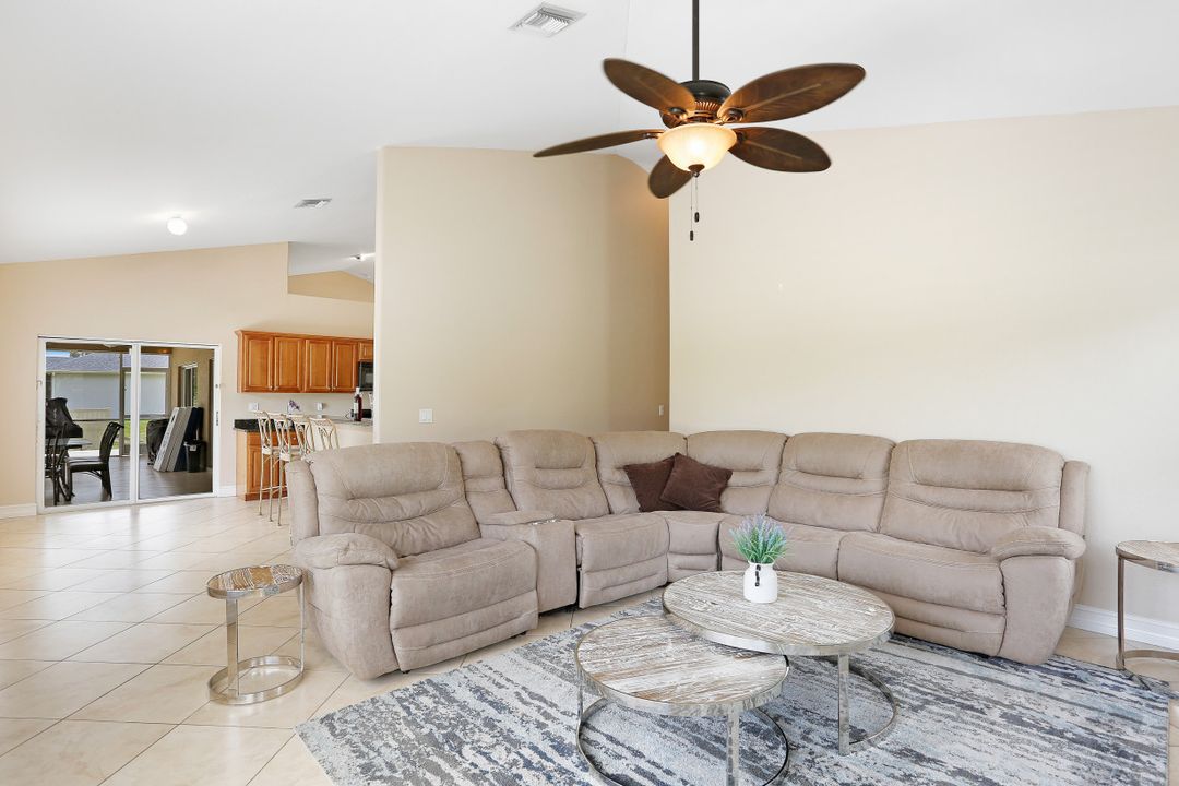 1462 Everglades Blvd N, Naples, FL 34120