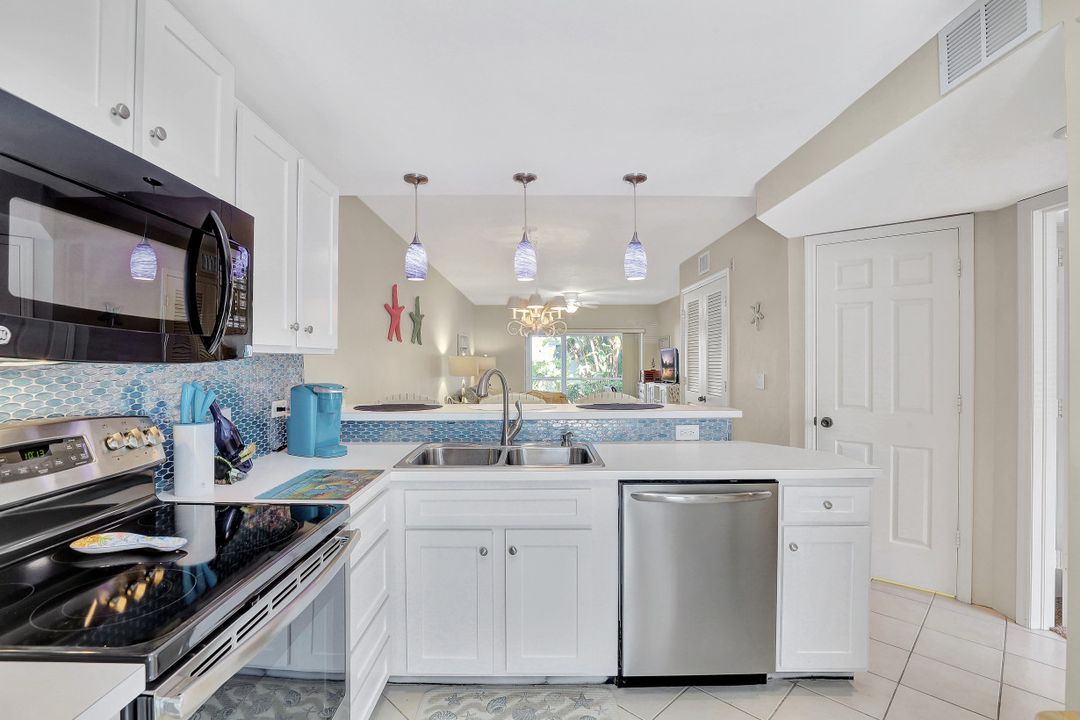 651 W Elkcam Cir #813, Marco Island, FL 34145