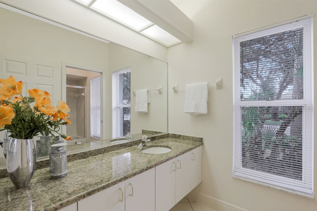 3950 Lakemont Dr, Bonita Springs, FL 34134