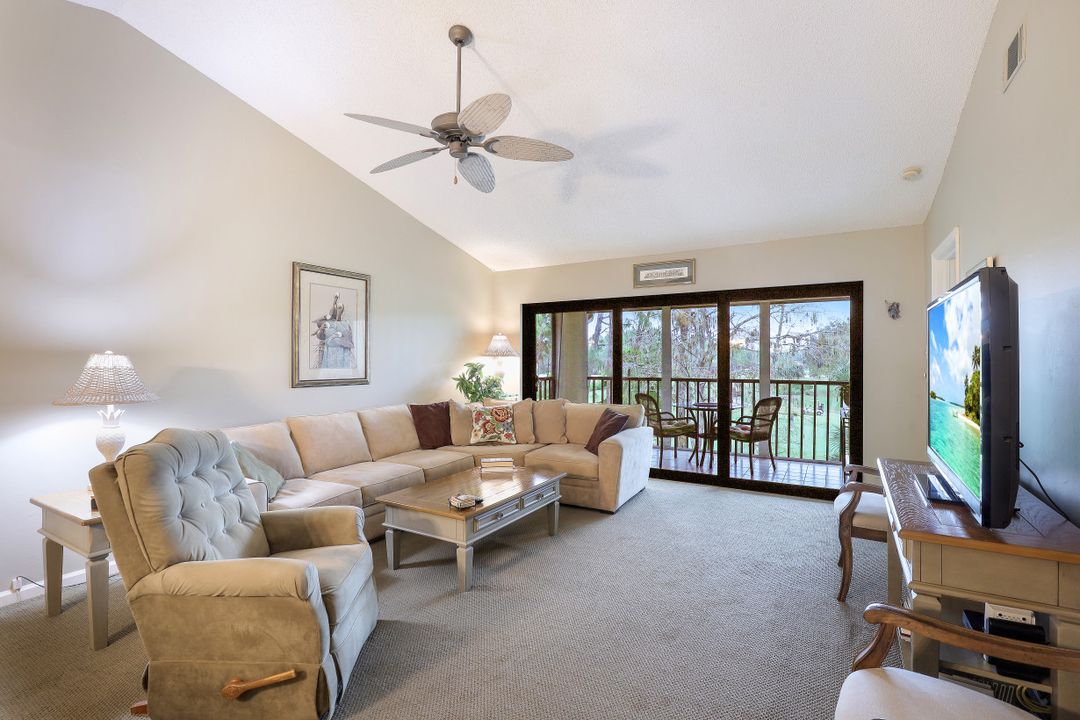 5767 Deauville Cir #D-303, Naples, FL 34112