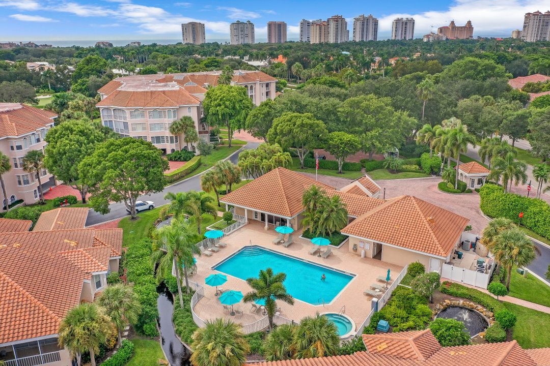 8453 Abbington Cir #821, Naples, FL 34108