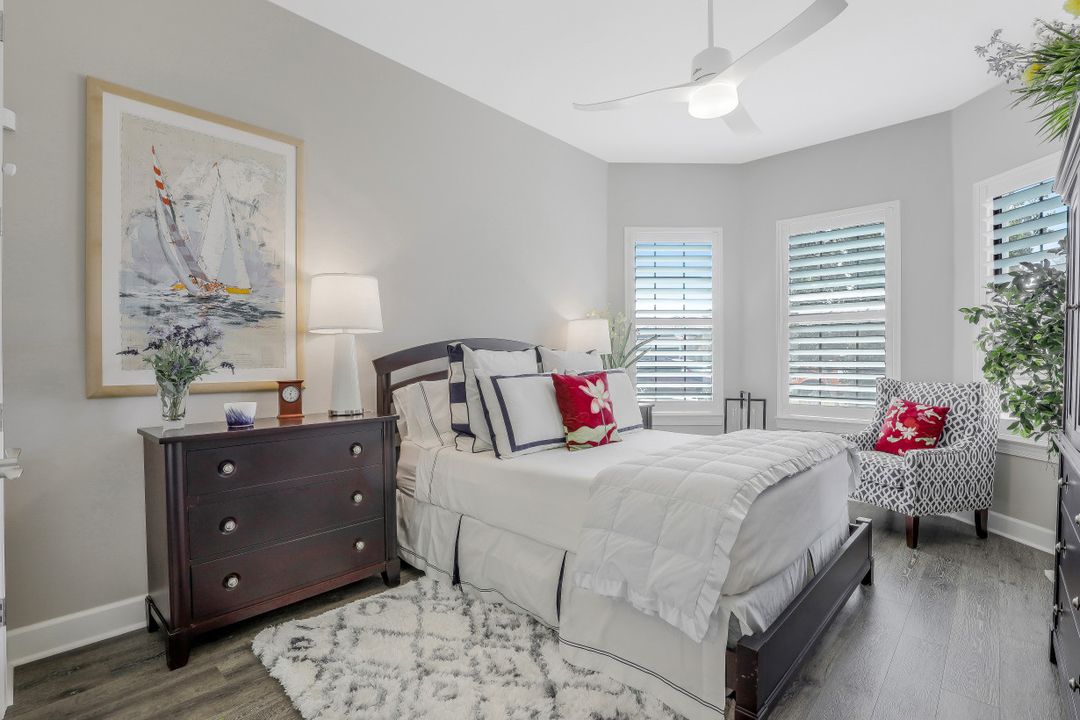 8669 Dilillo Ct, Naples, FL 34119