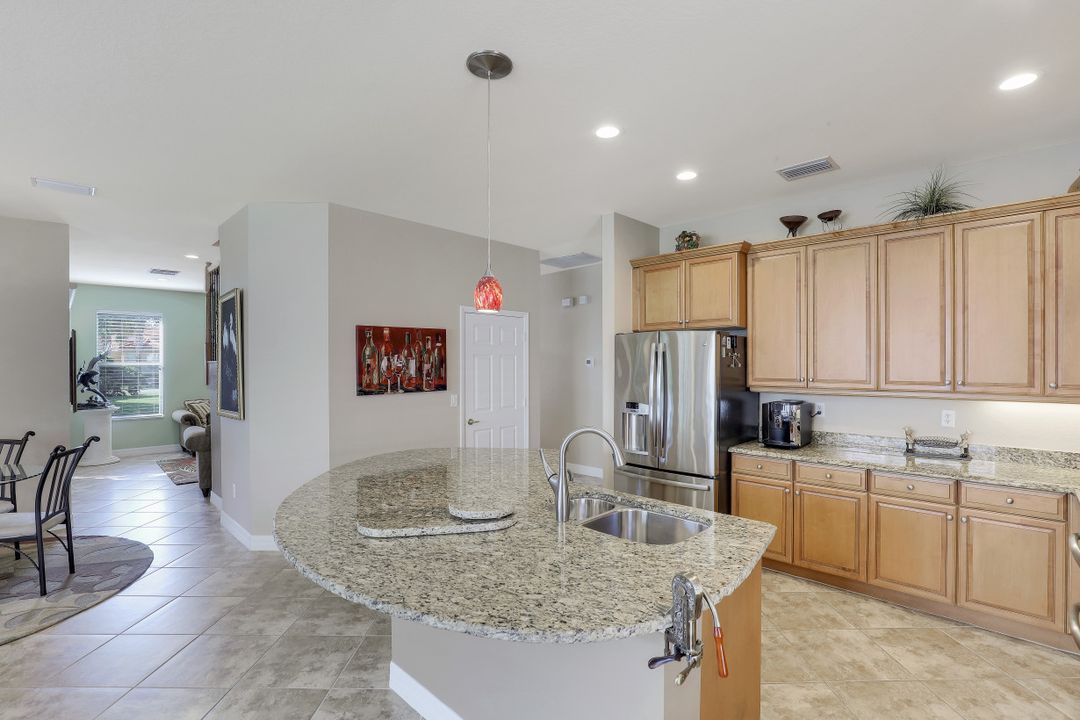 10106 Mimosa Silk Dr, Fort Myers, FL 33913