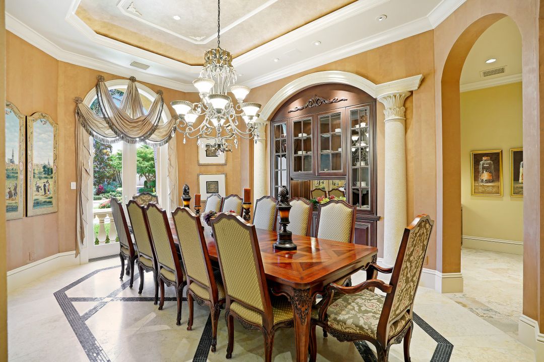 9779 Bent Grass Bend, Naples, FL 34108