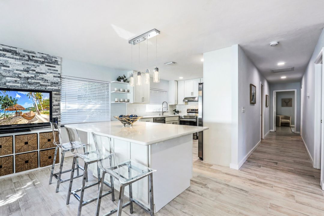 703 92nd Ave N, Naples, FL 34108