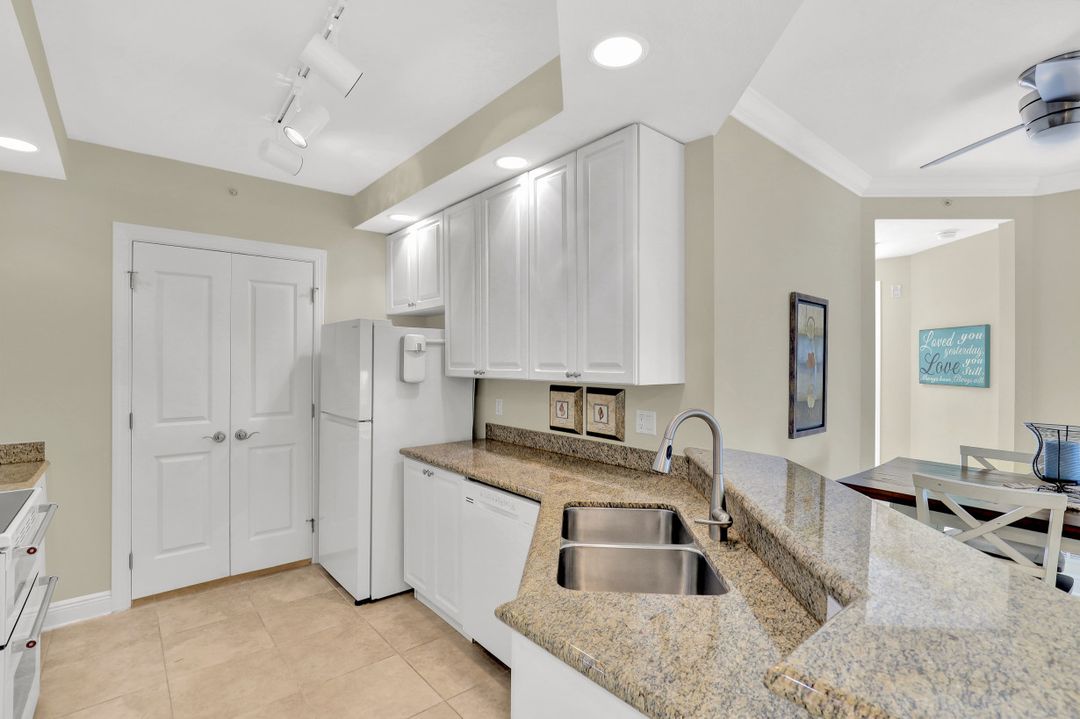 2825 Palm Beach Blvd #519, Fort Myers, FL 33916