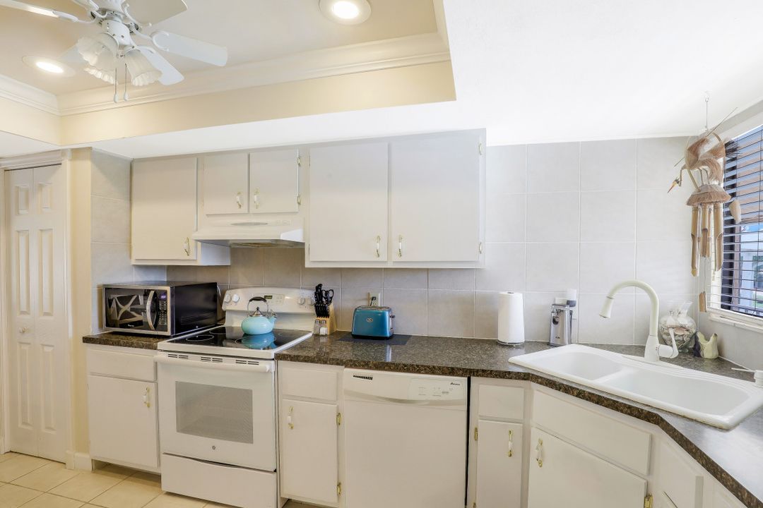 1203 SW 48th Terrace #201, Cape Coral, FL 33914