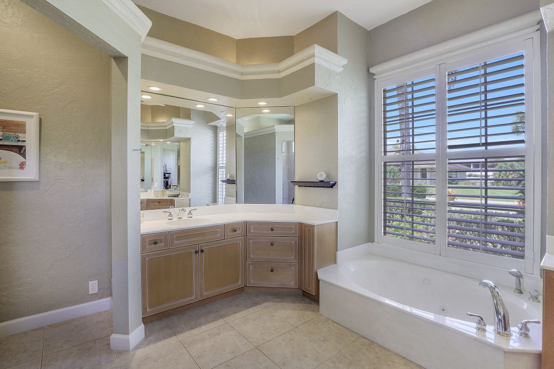 27031 Homewood Dr, Bonita Springs, FL 34135